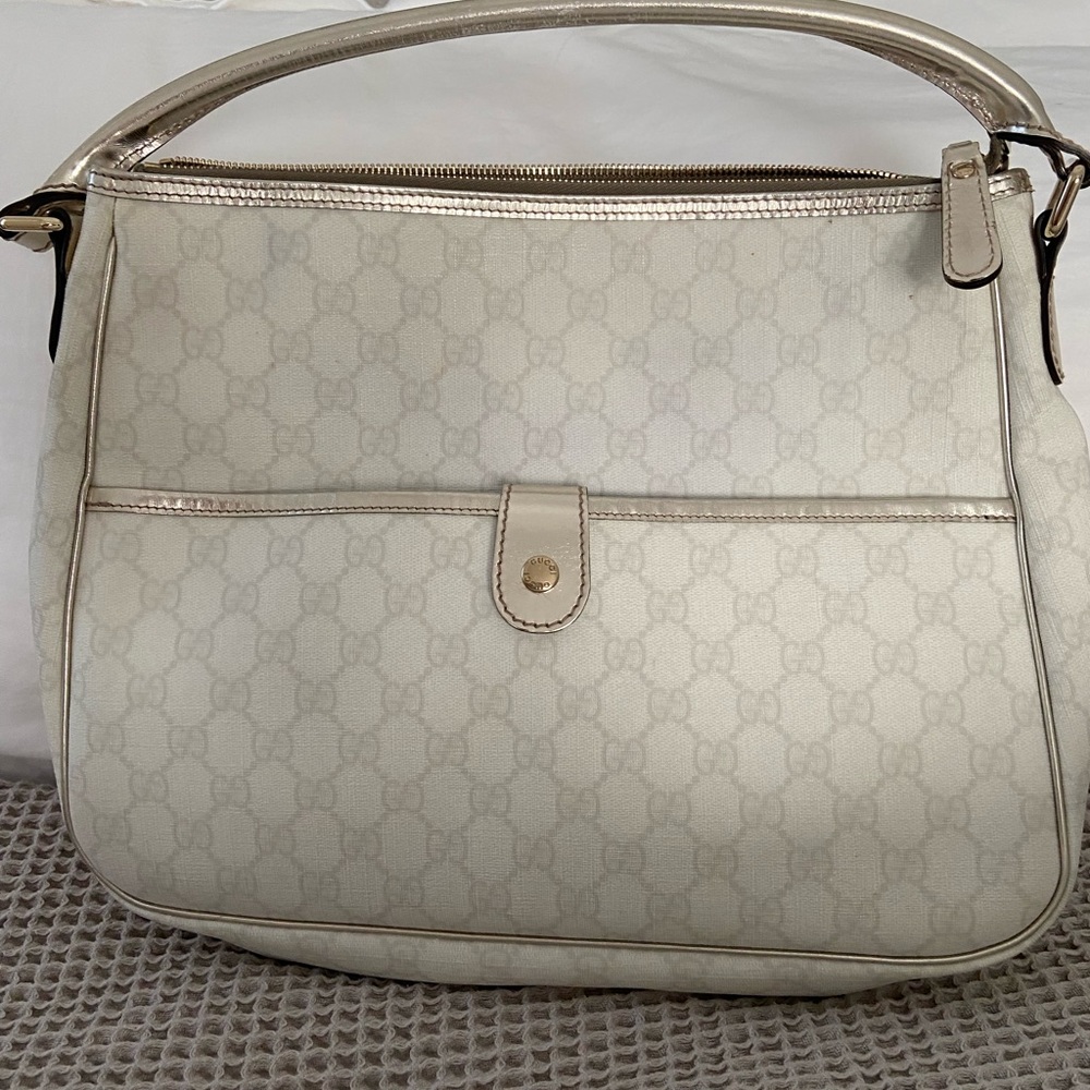 White and silver metallic Gucci bag!! Amazing bag!